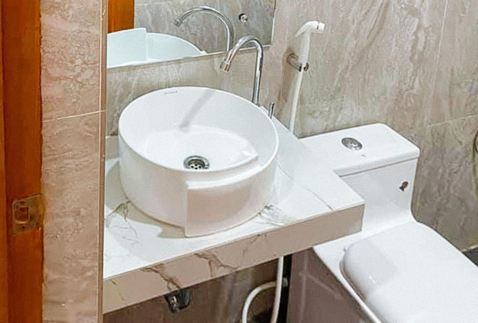 Leonila'S Travellers Inn Iloilo City Εξωτερικό φωτογραφία